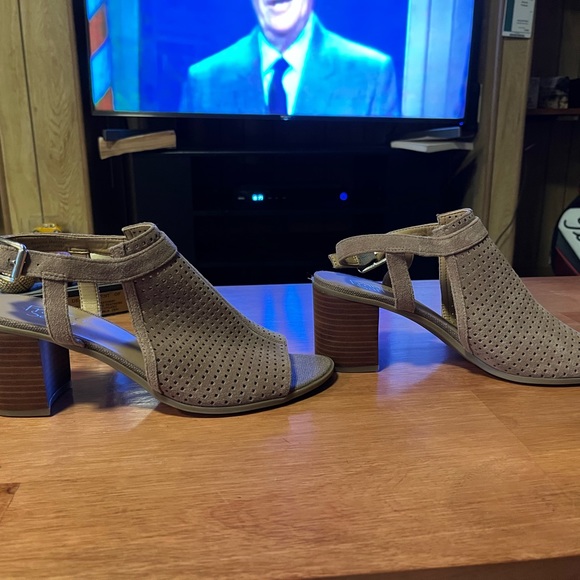 New Franco Sarto Harlet suede toeless heel sandals - Picture 5 of 5